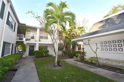 Copropriété à vendre à Tampa, Floride: 1 chambre, 70.61 m2 № 1519611 - photo 1