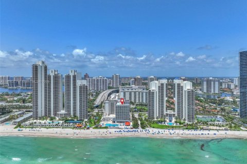 Condo in Sunny Isles Beach, Florida  № 1776401 - photo 22