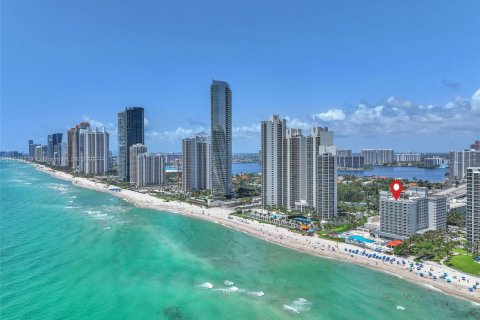 Condo in Sunny Isles Beach, Florida  № 1776401 - photo 20