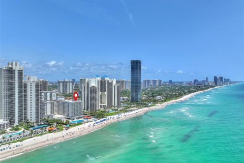 Condo in Sunny Isles Beach, Florida  № 1776401 - photo 14