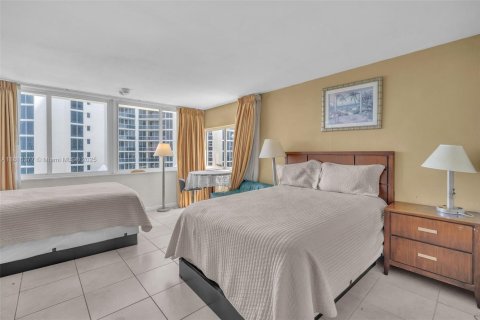 Condo in Sunny Isles Beach, Florida  № 1776401 - photo 5