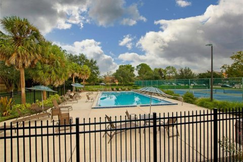Condo in Orlando, Florida, 2 bedrooms  № 2391361 - photo 26
