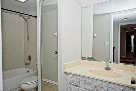 Condo in Orlando, Florida, 2 bedrooms  № 2391361 - photo 16