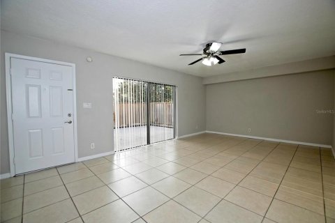 Condo in Orlando, Florida, 2 bedrooms  № 2391361 - photo 5