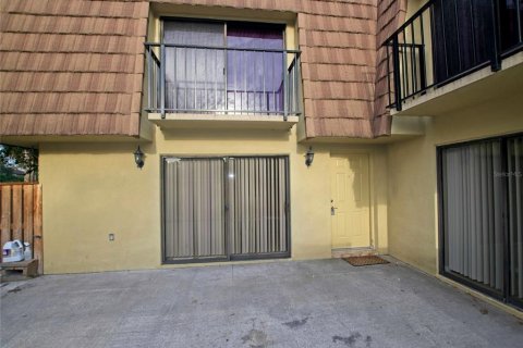 Condo in Orlando, Florida, 2 bedrooms  № 2391361 - photo 3