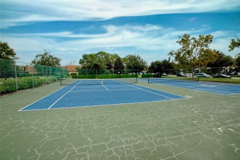 Condo in Orlando, Florida, 2 bedrooms  № 2391361 - photo 30
