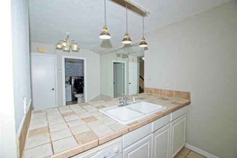 Condo in Orlando, Florida, 2 bedrooms  № 2391361 - photo 14