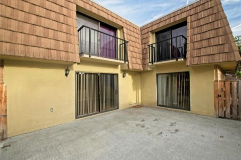 Condo in Orlando, Florida, 2 bedrooms  № 2391361 - photo 2