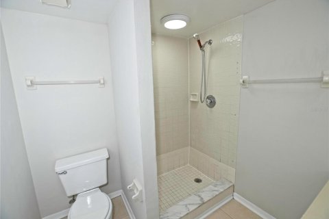 Condo in Orlando, Florida, 2 bedrooms  № 2391361 - photo 25