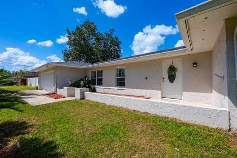 House in Palm Coast, Florida 2 bedrooms, 213.95 sq.m. № 1636730 - photo 2