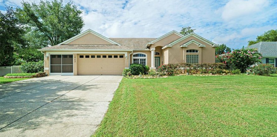 House in Spring Hill, Florida 4 bedrooms, 239.32 sq.m. № 1819287