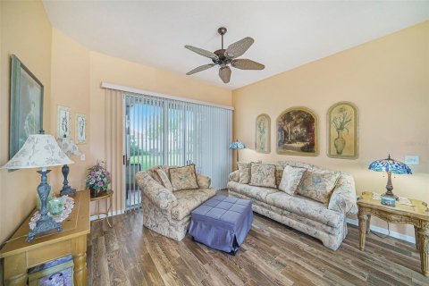 House in Spring Hill, Florida 4 bedrooms, 239.32 sq.m. № 1819287 - photo 5