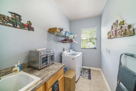 House in Spring Hill, Florida 4 bedrooms, 239.32 sq.m. № 1819287 - photo 25