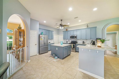 House in Spring Hill, Florida 4 bedrooms, 239.32 sq.m. № 1819287 - photo 11
