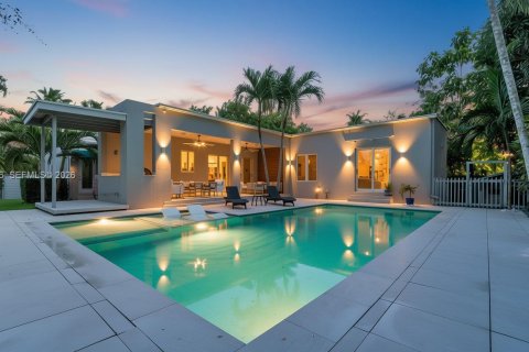 Villa ou maison à Biscayne Park, Floride 5 chambres, 232.44 m2 № 2007625