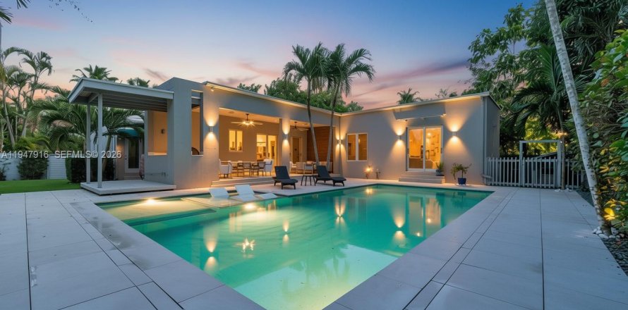 Villa ou maison à Biscayne Park, Floride 5 chambres, 232.44 m2 № 2007625