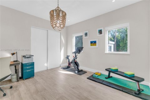 Villa ou maison à vendre à Biscayne Park, Floride: 5 chambres, 232.44 m2 № 2007625 - photo 20