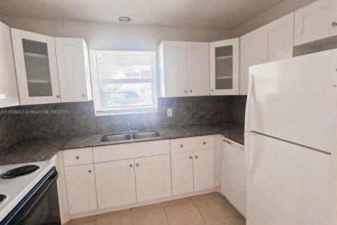 Снять в аренду виллу или дом в Палм Спрингс, Флорида 2 спальни, № 1950652 - фото 5