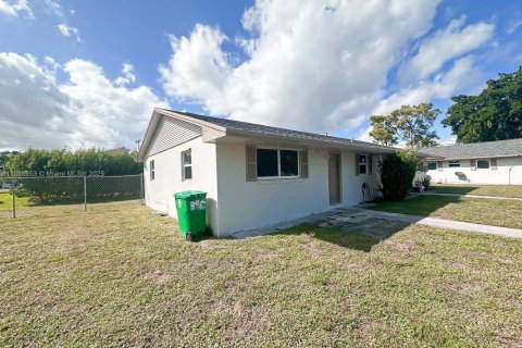 Снять в аренду виллу или дом в Палм Спрингс, Флорида 2 спальни, № 1950652 - фото 11