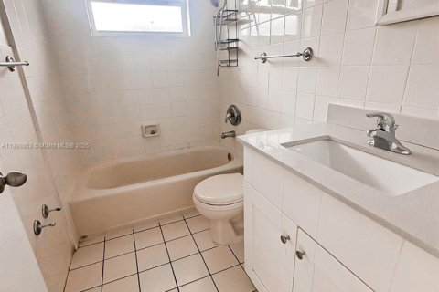 Снять в аренду виллу или дом в Палм Спрингс, Флорида 2 спальни, № 1950652 - фото 6