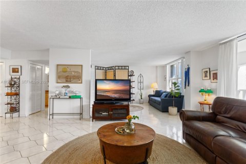 Condominio en alquiler en Hollywood, Florida, 2 dormitorios, 119.94 m2 № 2060785 - foto 20