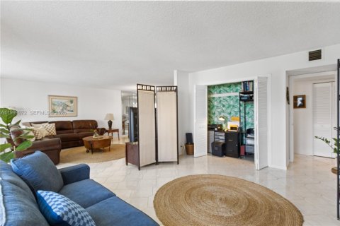 Condominio en alquiler en Hollywood, Florida, 2 dormitorios, 119.94 m2 № 2060785 - foto 25