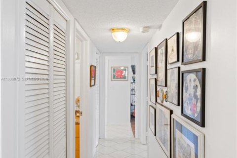 Condominio en alquiler en Hollywood, Florida, 2 dormitorios, 119.94 m2 № 2060785 - foto 26