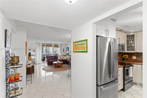 Condominio en alquiler en Hollywood, Florida, 2 dormitorios, 119.94 m2 № 2060785 - foto 10