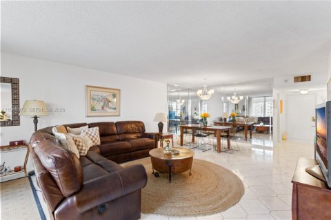 Condominio en alquiler en Hollywood, Florida, 2 dormitorios, 119.94 m2 № 2060785 - foto 19