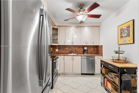 Condominio en alquiler en Hollywood, Florida, 2 dormitorios, 119.94 m2 № 2060785 - foto 6