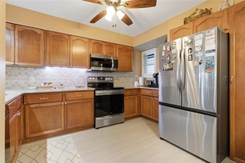 Condo in New Port Richey, Florida, 3 bedrooms  № 2092448 - photo 12