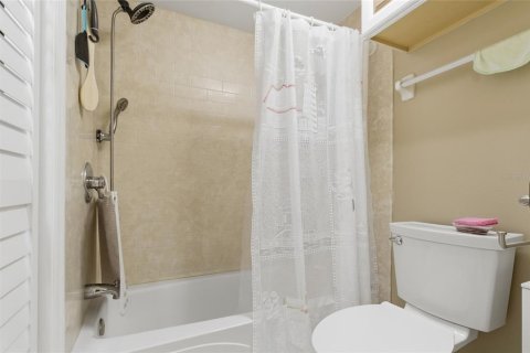 Condo in New Port Richey, Florida, 3 bedrooms  № 2092448 - photo 19