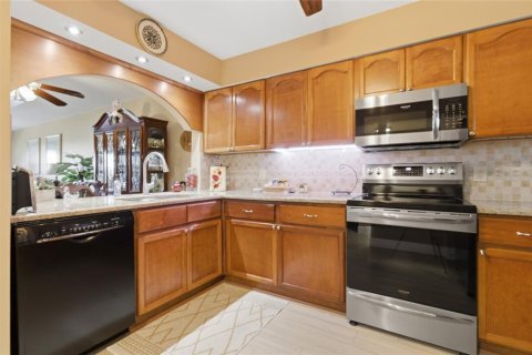 Condo in New Port Richey, Florida, 3 bedrooms  № 2092448 - photo 14