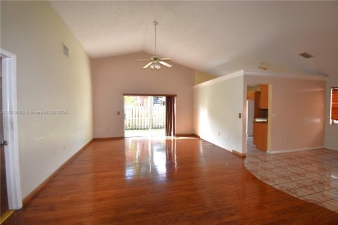 Casa en venta en Sunrise, Florida, 3 dormitorios, 146.88 m2 № 1974954 - foto 2