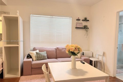 Apartamento en alquiler en Miami Beach, Florida, 32.52 m2 № 2067348 - foto 8