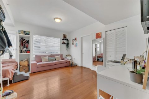 Apartamento en alquiler en Miami Beach, Florida, 32.52 m2 № 2067348 - foto 6