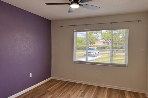House in Seminole, Florida 3 bedrooms, 145.3 sq.m. № 2138639 - photo 14
