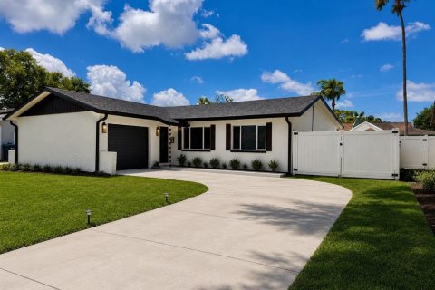 Casa en Seminole, Florida 3 dormitorios, 145.3 m2 № 2138639