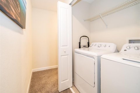 Adosado en venta en Kissimmee, Florida, 4 dormitorios, 177.81 m2 № 1911616 - foto 21