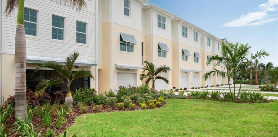 Townhouse in Seminole, Florida 3 bedrooms, 220.55 sq.m. № 1555112
