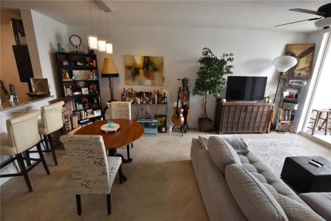 Copropriété à vendre à West Palm Beach, Floride: 1 chambre, 70.14 m2 № 2034763 - photo 2