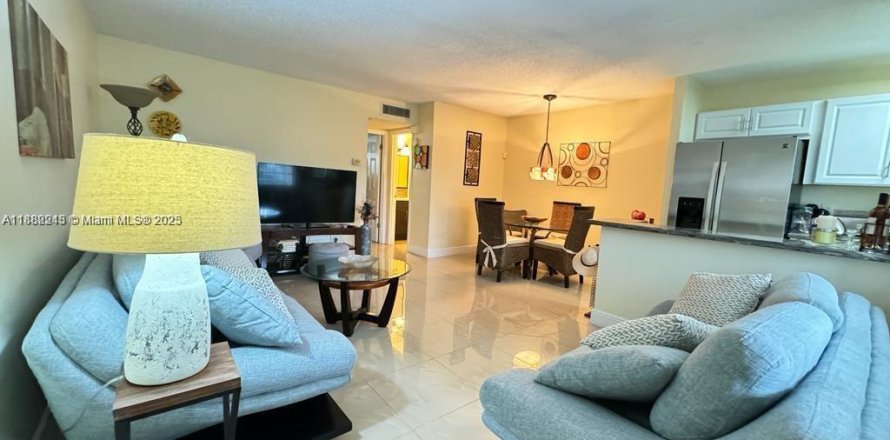 Condo in Hollywood, Florida, 1 bedroom № 1929608