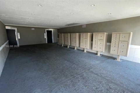 Купить кондоминиум в Пемброк-Парк, Флорида 2 спальни, 95.69м2, № 2044779 - фото 3