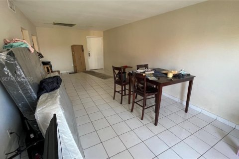 Купить кондоминиум в Пемброк-Парк, Флорида 2 спальни, 95.69м2, № 2044779 - фото 7