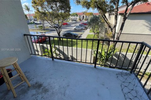 Купить кондоминиум в Пемброк-Парк, Флорида 2 спальни, 95.69м2, № 2044779 - фото 6