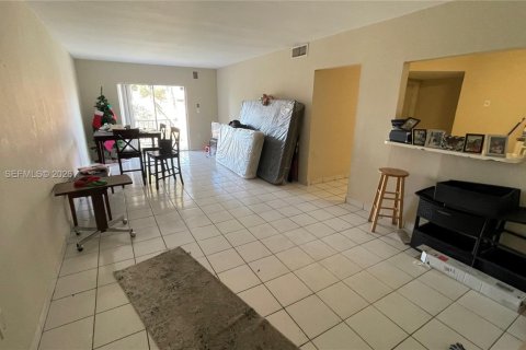 Купить кондоминиум в Пемброк-Парк, Флорида 2 спальни, 95.69м2, № 2044779 - фото 5