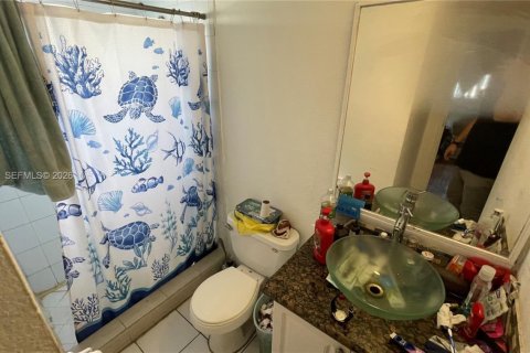 Купить кондоминиум в Пемброк-Парк, Флорида 2 спальни, 95.69м2, № 2044779 - фото 15