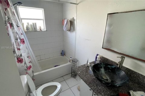 Купить кондоминиум в Пемброк-Парк, Флорида 2 спальни, 95.69м2, № 2044779 - фото 17