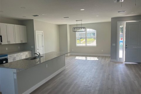 Casa en venta en Deltona, Florida, 3 dormitorios, 167.87 m2 № 2377987 - foto 5