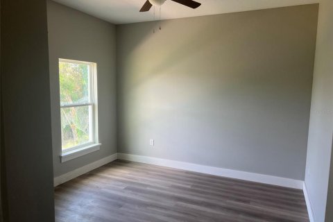 Casa en venta en Deltona, Florida, 3 dormitorios, 167.87 m2 № 2377987 - foto 9